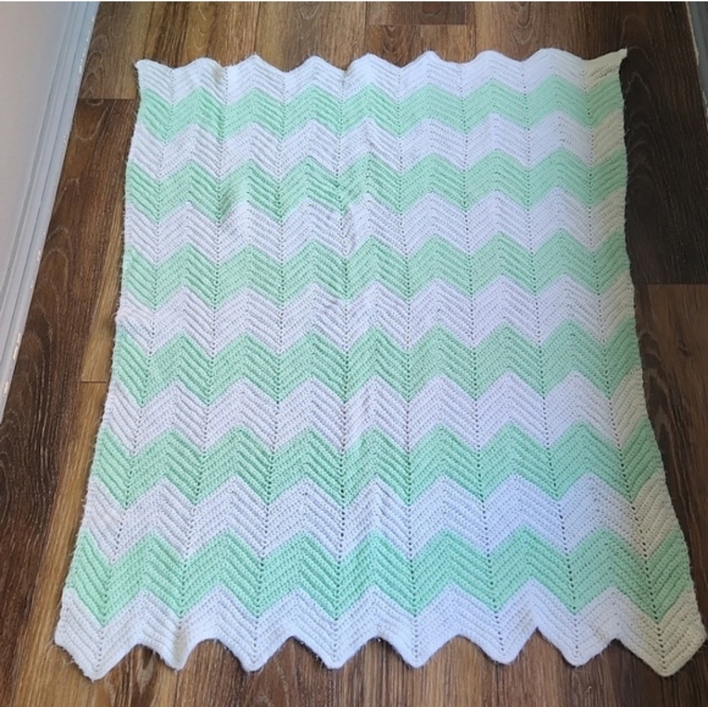 Green White Chevron Crochet Knitted Baby Blanket